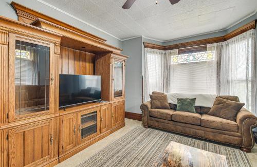 Biggsville Casa | Countryside Biggsville Home with Yard, Dogs Welcome!