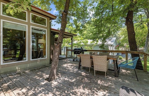 Quinlan Casa | Countryside Cabin on Lake Tawakoni - w/Lakeview. Pet-Friendly!