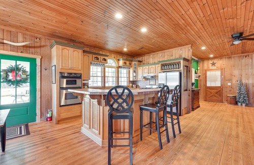 North Carolina Piedmont Cabina | Countryside Cabin Rental ~ 10 Mi to Wadesboro!