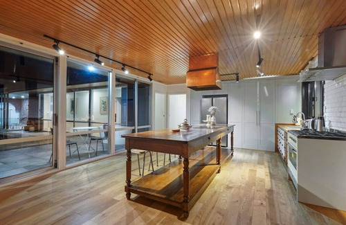 Auckland Casa | Countryside Sanctuary | Pool WIFI & Rural Living