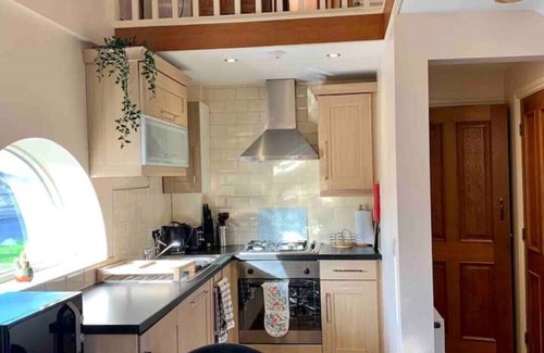 Selby Cabaña | Countryside cosy cottage on working arable farm