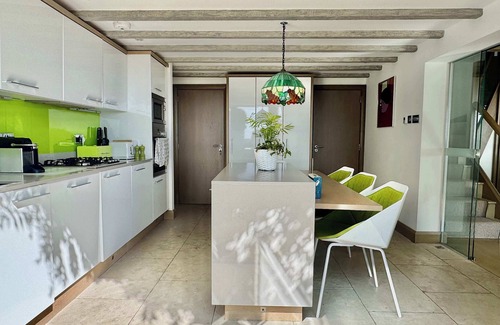 Macclesfield Casa | Countryside Cottage with Panoramic Views