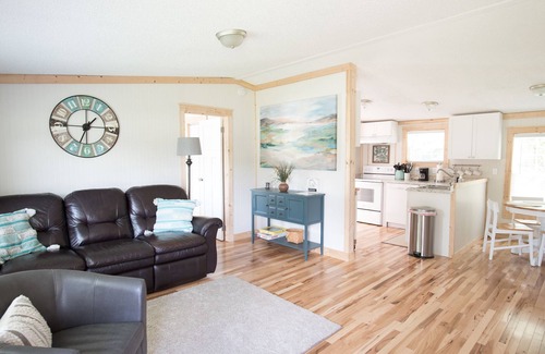 Durants Neck Cabaña | Countryside Cottage~Deck~Grill~Wi-fi~Belvidere~Near Albemarle Croquet Club