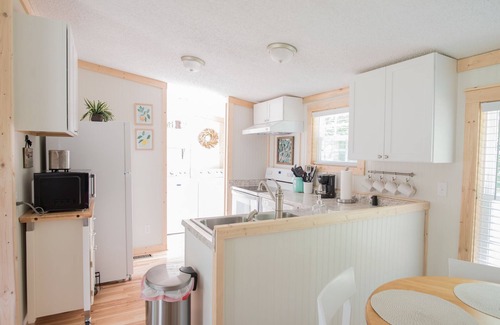 Durants Neck Cabaña | Countryside Cottage~Deck~Grill~Wi-fi~Belvidere~Near Albemarle Croquet Club