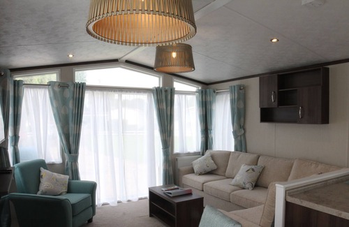 Stourmouth Casa | Countryside Holiday Park by the River nr Canterbury (Pet-Friendly)