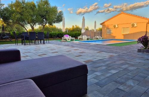 Benkovac Casa | Countryside holiday home - pool - big terrace