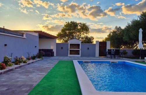 Benkovac Casa | Countryside holiday home - pool - big terrace