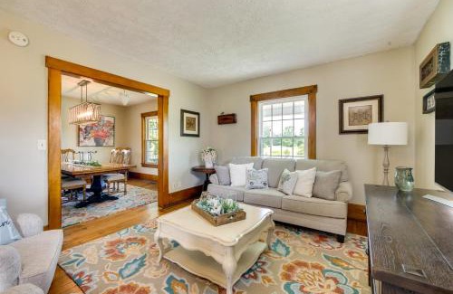 Wooster Casa | Countryside Home in Wooster with Patio and Fire Pit