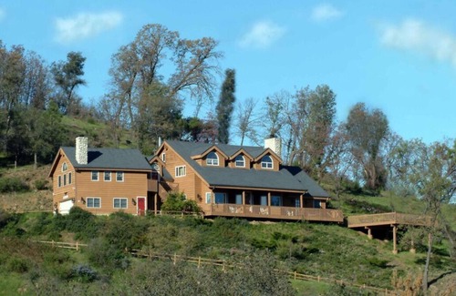 Julian Casa | Countryside home with expansive views of the hills and valleys of Julian.