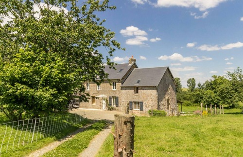 Bourguenolles Cabaña | Casa rural acogedora con jardín privado, cerca de Granville y Mont St-Michel