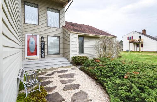 Lottsburg Casa | Countryside Retreat - Fire Pit, Pool, Movie & Game Room