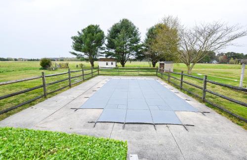 Lottsburg Casa | Countryside Retreat - Fire Pit, Pool, Movie & Game Room