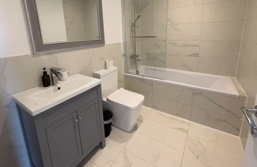 St Albans Apartamento | Countryside retreat with stunning views!