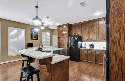 Brookshire Otro | Countryside Texas Sanctuary Enjoy Sunrises & Sunsets, Grill, Firepit & Longhorns