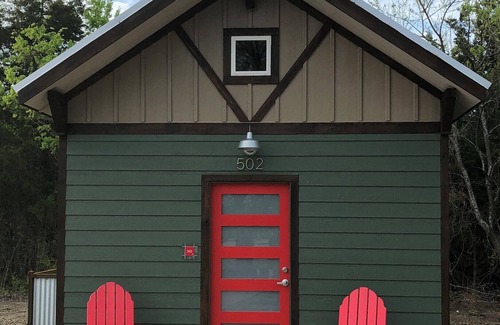 Honey Grove Cabina | Countryside Tiny Cabin 4