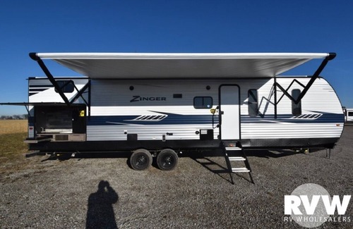 Honey Grove Casa | Countryside Travel Trailer Getaway