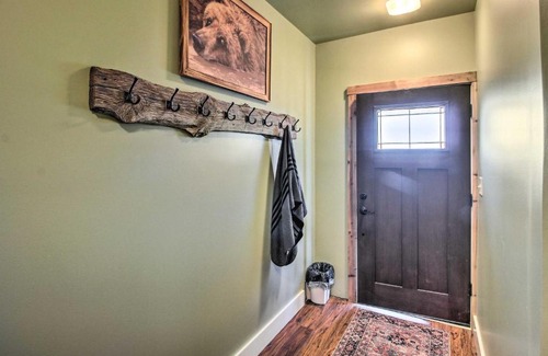 Centerville Apartamento | Countryside Vacation Rental in Paola!