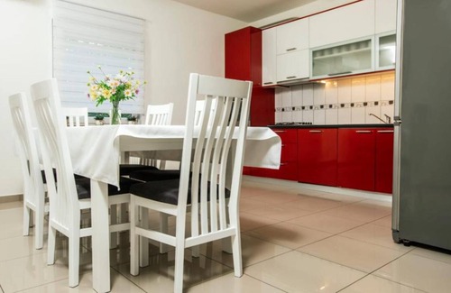 Kamenmost Casa | Countryside Villa Tajo - Four Bedroom Holiday Home with Swimming Pool