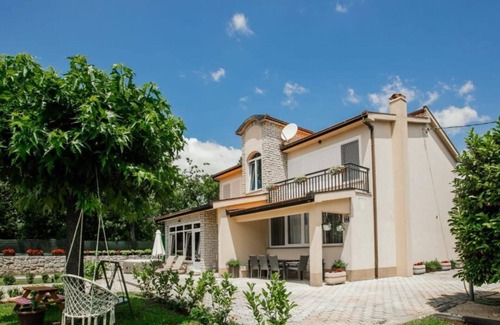 Kamenmost Casa | Countryside Villa Tajo - Four Bedroom Holiday Home with Swimming Pool
