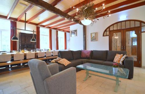Rekken Casa | Countryside Villa with Games