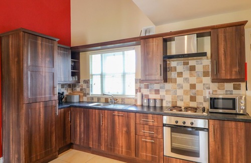 Dungarvan Cabaña | COUNTRYVIEW, family friendly, with a garden in Ring, County Waterford
