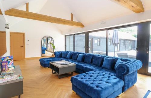 Irstead Casa | County Farm Barn