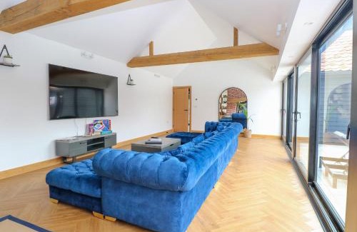 Irstead Casa | County Farm Barn