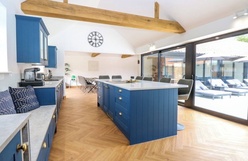 Irstead Cabaña | County Farm Barn