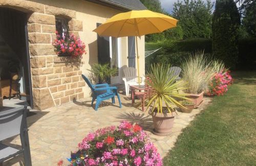 Anctoville-sur-Boscq Casa | Coup de cœur assuré ! CALM Comme à la Maison ! maison spacieuse avec grande terrasse pour 2 à 5 personnes proximité Granville et mer avec wifi et parking gratuits