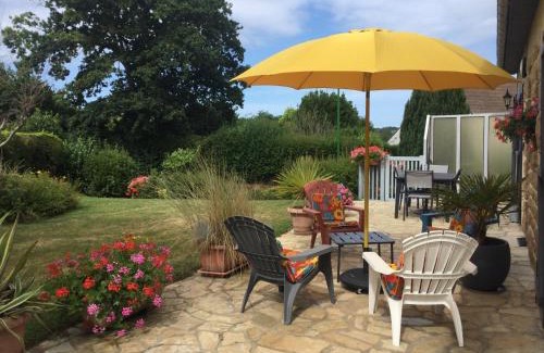 Anctoville-sur-Boscq Casa | Coup de cœur assuré ! CALM Comme à la Maison ! maison spacieuse avec grande terrasse pour 2 à 5 personnes proximité Granville et mer avec wifi et parking gratuits