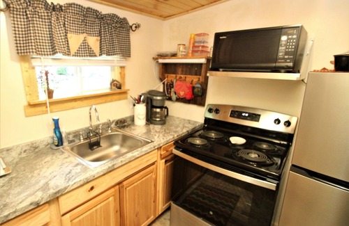 Jefferson Township Cabina | Couple's Cabin in Somerset