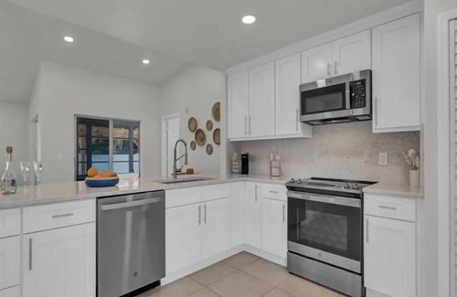 Vero Beach South Casa | Couple's Coastal Retreat - Beach & Dining Nearby