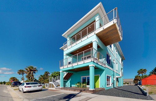 Flagler Beach Condominio | Couple's Getaway, 1st- floor suite w/ ocean views, beautiful sunrises, patio, AC