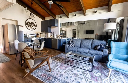 Vail Condominio | Couple's Mountain Retreat: Summer Paradise! Views, Hiking, Biking, and more!