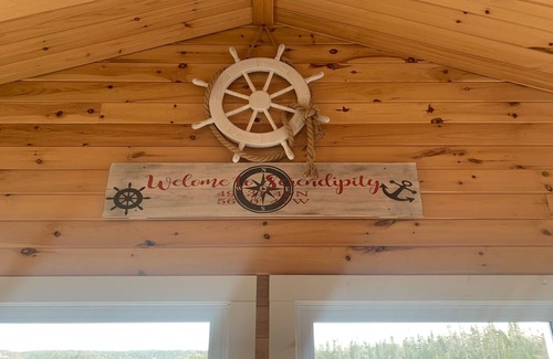 Terra Nova Cabaña | Couple's Retreat, Beautiful Boathouse on the Water.