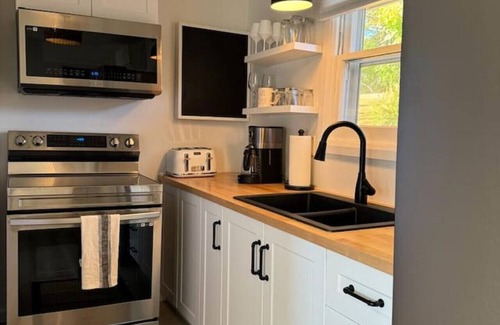 Gravenhurst Cabina | Couples Getaway Sparrow Lake Muskoka Beach House