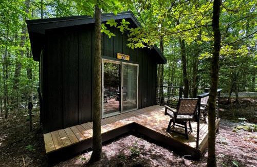 Balsam Grove Otro | Couples Glamping Cabin-Bearly Behaving at Valley Bear Farms Resort