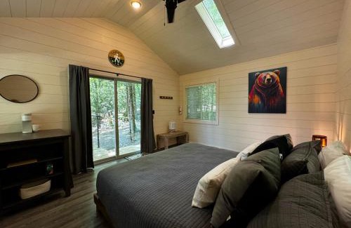 Balsam Grove Otro | Couples Glamping Cabin-Lazy Bear at Valley Bear Farms Resort