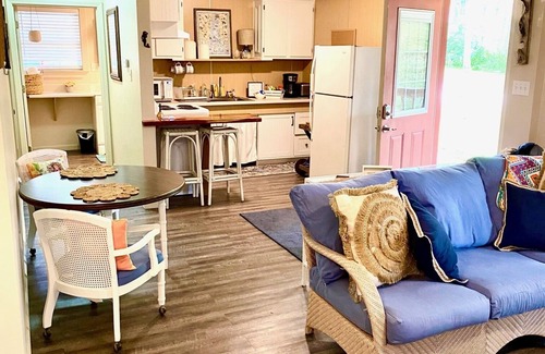 Loxley Casa | Pool/ couples /guest house/fire pit/ free parking