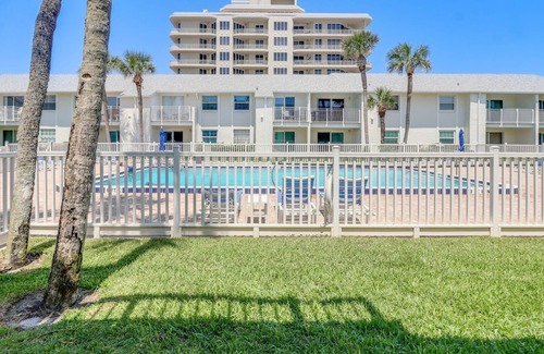 Historic District Condominio | Couples Retreat at Colony Beach Club