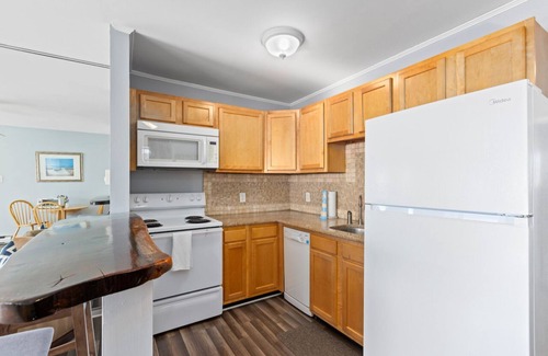 Brigantine Condominio | Couples retreat + Pets OK! Center of Town: Unit #2