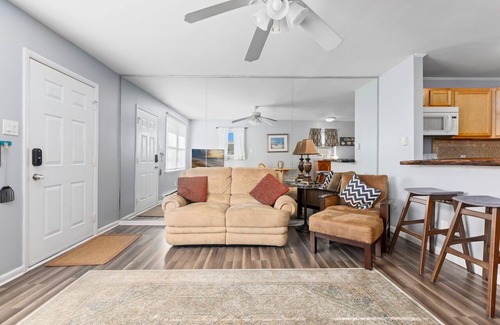 Brigantine Condominio | Couples retreat + Pets OK! Center of Town: Unit #2