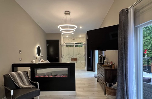 North Oyster Casa | Couples Retreat - Romance and Adventure - Base Rate - NO additional host fees!