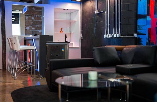 Sparta Casa | Couples Sanctuary | Cozy Lounge | Fire Pit | Art