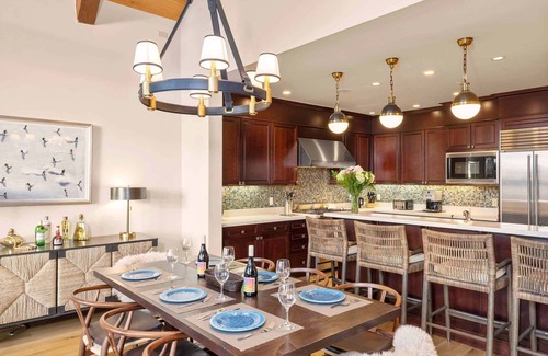 Mountain Village Condominio | Courcheval Hideaway Luxe 4BD Villa in Mountain Village Core by Cuvée