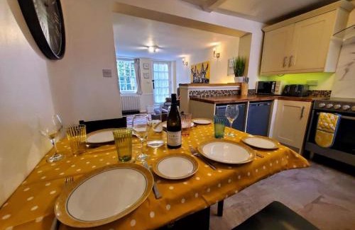 Sarre Casa | Court Cottage, 2 bed period house