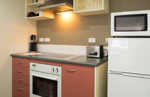 Te Aro Hotel | Courtenay Village