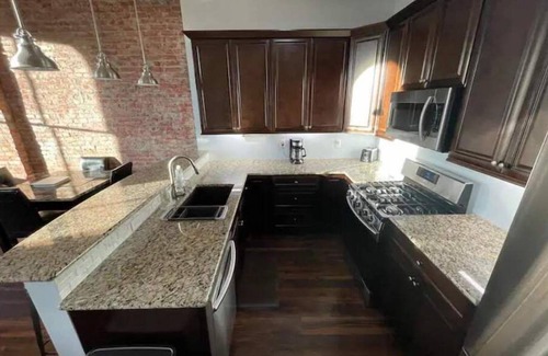 Warren Condominio | Courthouse Square Condo