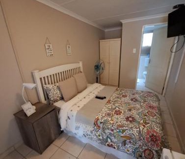 Emalahleni Casa | Courtlyguesthouse