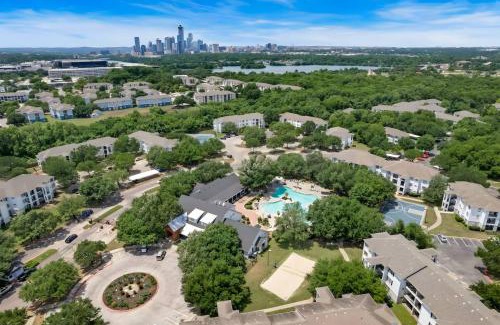 Pleasant Valley Apartamento | Courts Pool PingPong | Ideal for ACL + F1 Fans